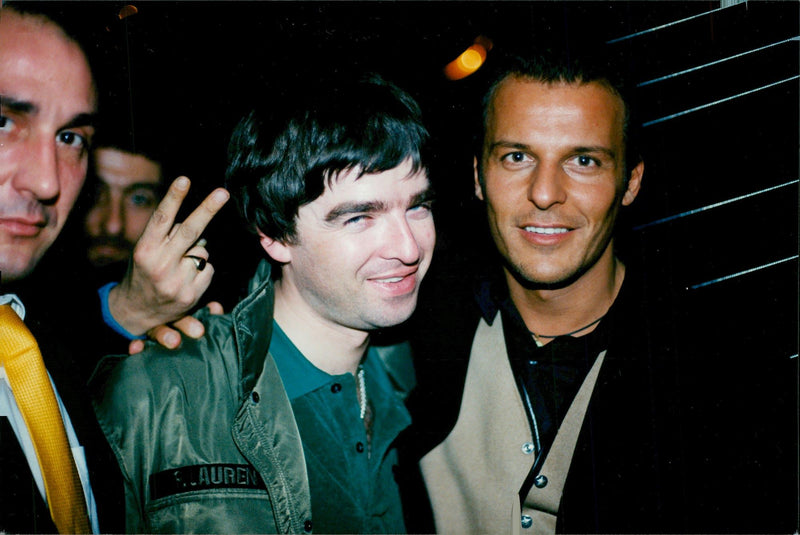 Noel Gallanger under the rock band Oasis gig in central Paris. - Vintage Photograph