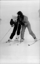 Princess Diana and Sarah Ferguson on skis - Vintage Photograph