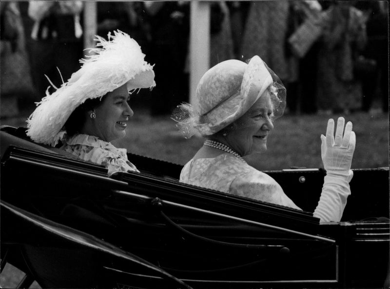 Queen Elizabeth and Queen Mother arrive with the royal wagon to Ascot - Vintage Photograph