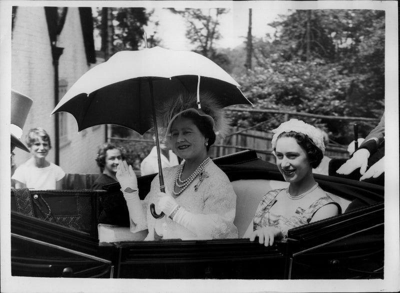 Queen Mother and Queen Elizabeth arrive at Ascot - Vintage Photograph