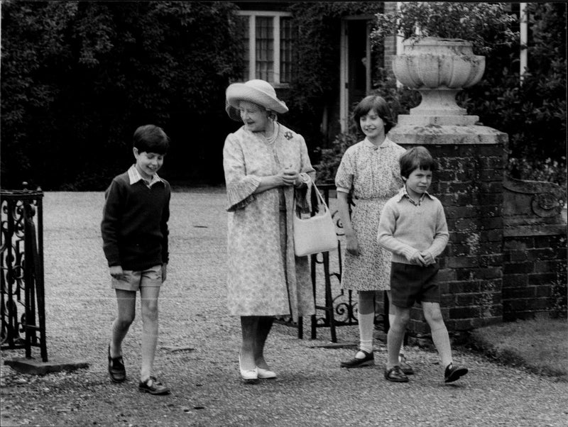 David Bowes Lyon, Queen Elizabeth, Queen Mother, Rosie Bowes Lyon and David Bowes Lyon - Vintage Photograph