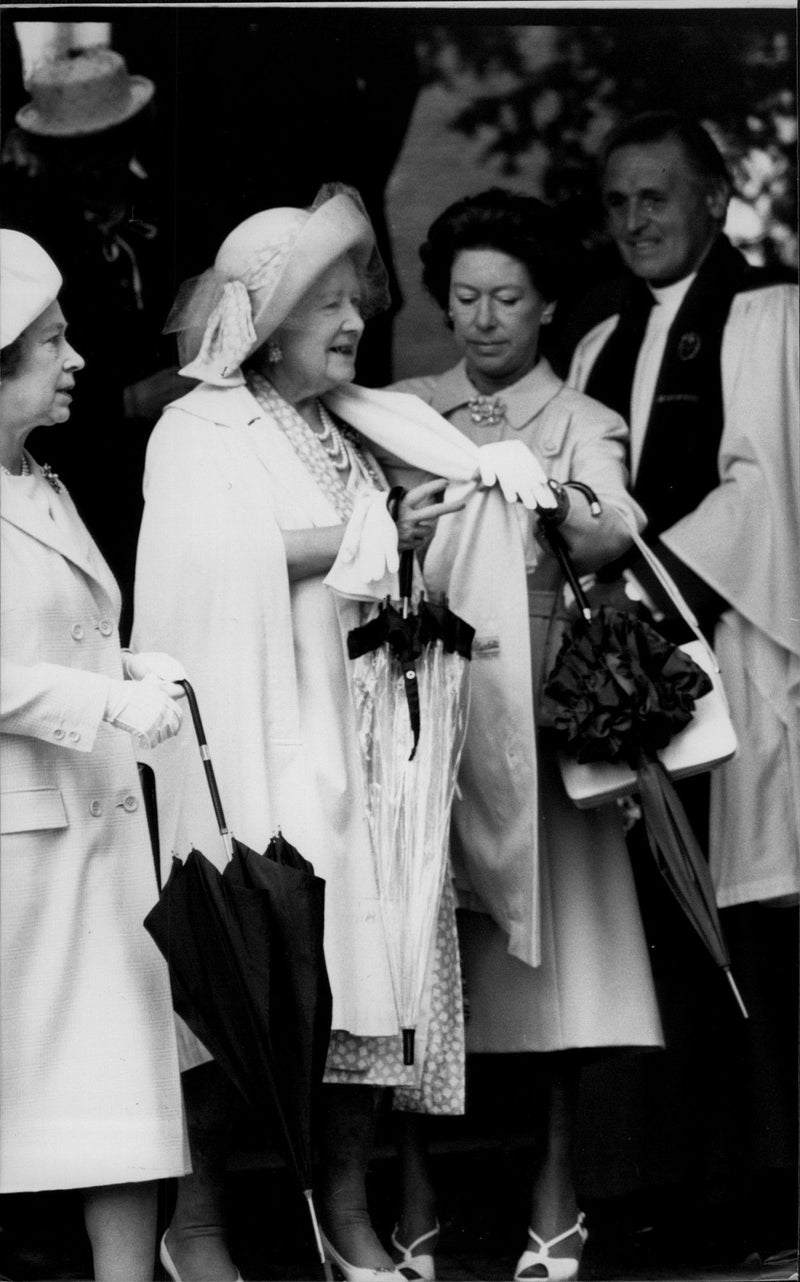 Queen Modern with Queen Elizabeth and Princess Margaret on her 85th birthday - Vintage Photograph