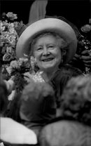Queen Elizabeth, Queen Mother, celebrates her 85th birthday in Sandringham House - Vintage Photograph