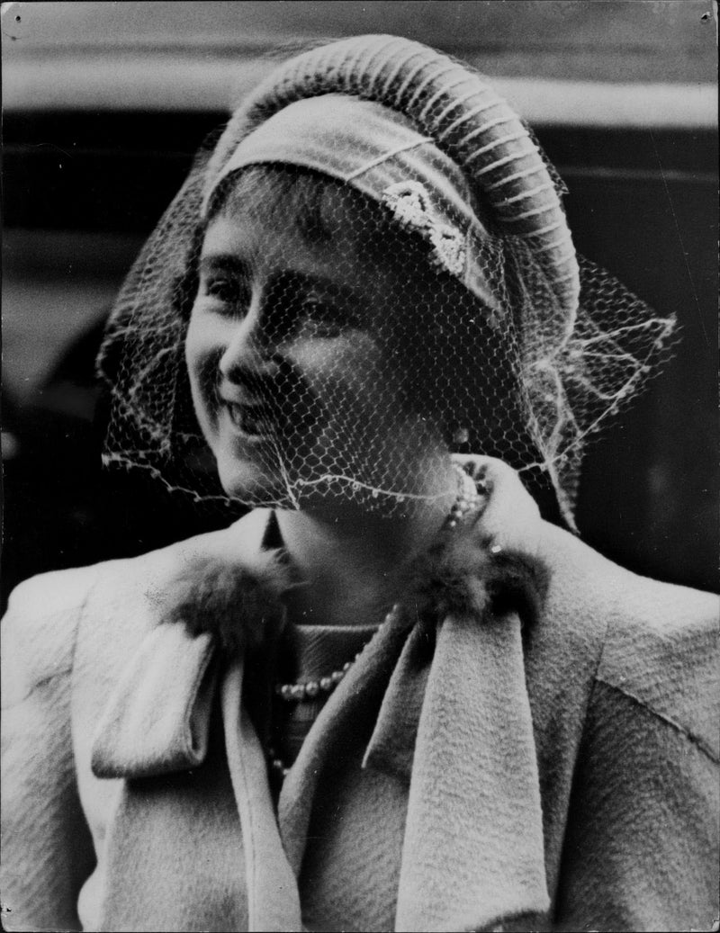 Portrait of Queen Elizabeth, Queen Mother, Young - 1 November 1936 - Vintage Photograph