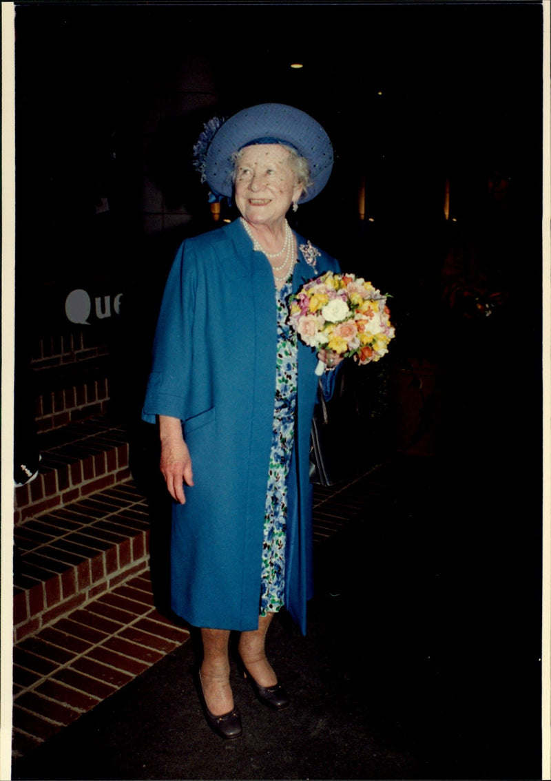 Portrait of Queen Elizabeth, Elizabeth. - Vintage Photograph
