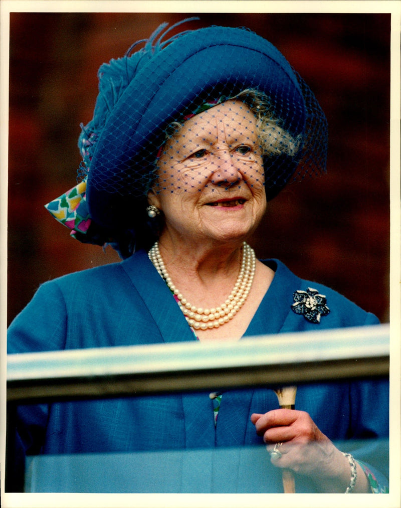 Portrait of Queen Elizabeth, Elizabeth. - Vintage Photograph
