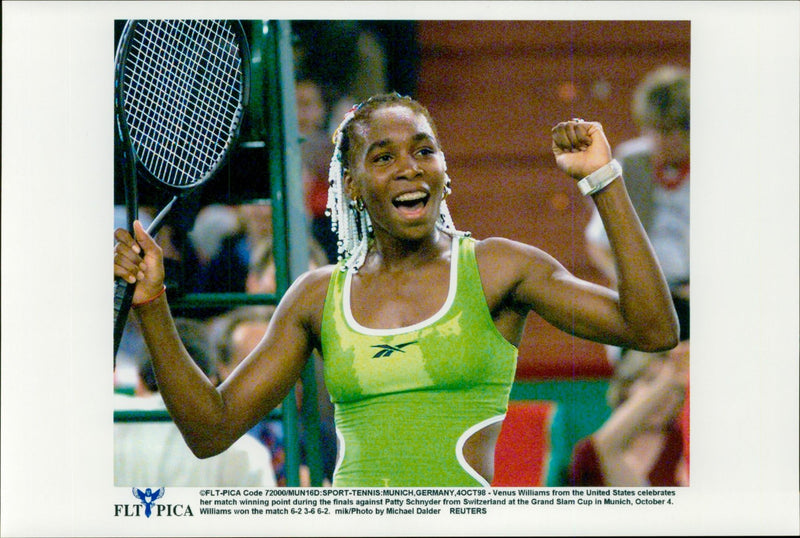Venus Williams laughs smoothly and receives the audience&