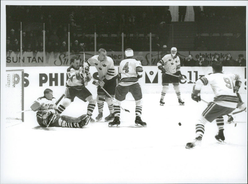 The ice hockey match Sweden-USA during the Winter Olympics in Innsbruck in 1964 - Vintage Photograph