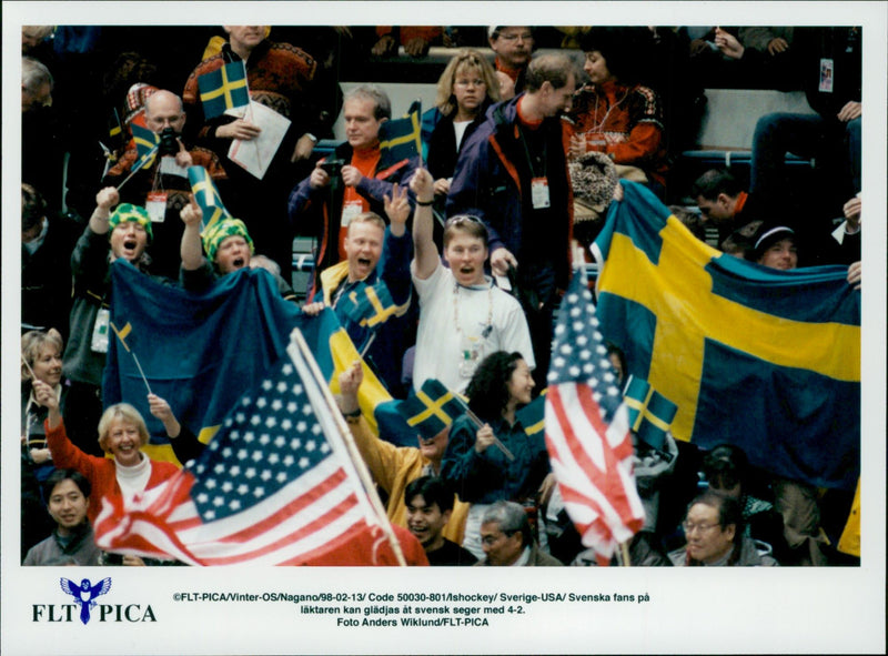 Ice hockey match Sweden vs USA at OS - Vintage Photograph