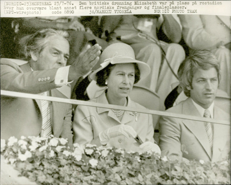 The British Queen Elizabeth II in the audience - the Olympic Games in Montreal in 1976 - Vintage Photograph