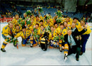 OS in Lillehammer. Ice Hockey Finals Sweden - Canada. Sweden&