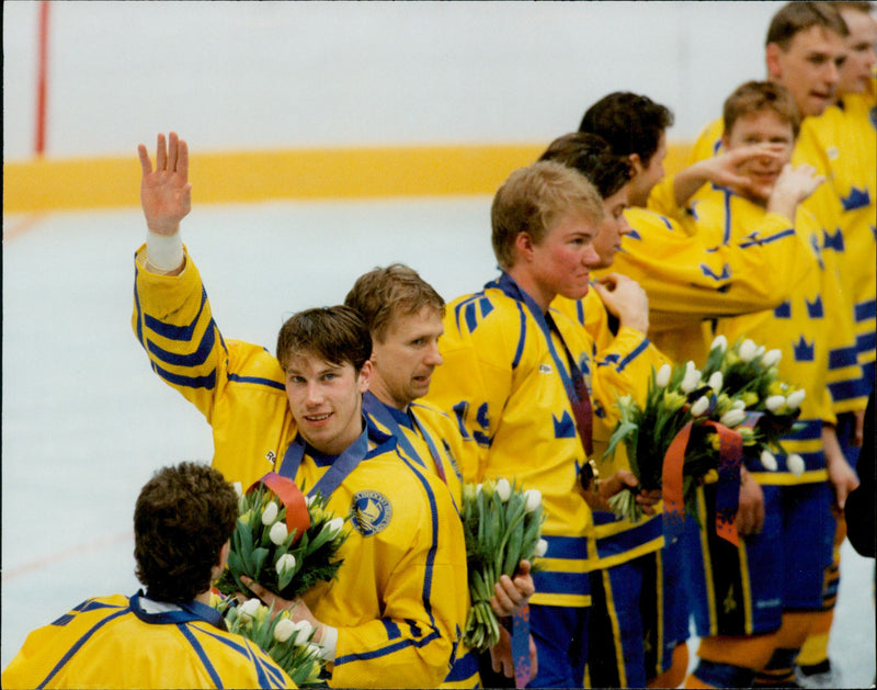 OS in Lillehammer. Ice Hockey Finals Sweden - Canada. Sweden&