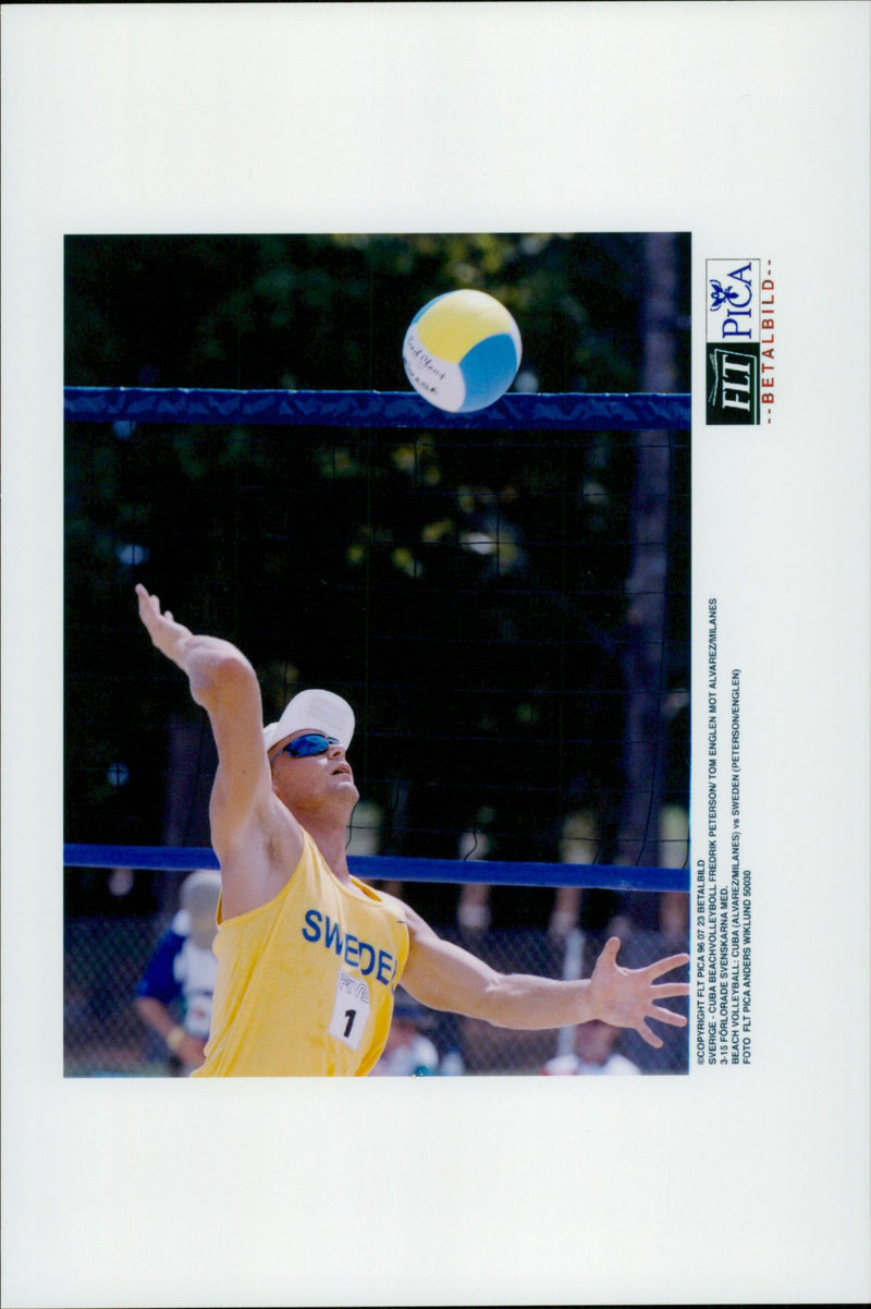 Sweden - Cuba beach volleyball - Pettersson and Angel against Alvares and Rosell, 3-15 lost the Swedes with - Vintage Photograph