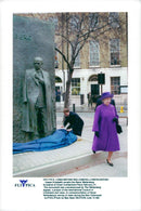 Queen Elizabeth unveils Raoul Wallenberg statue at Great Cumberland Place. - Vintage Photograph