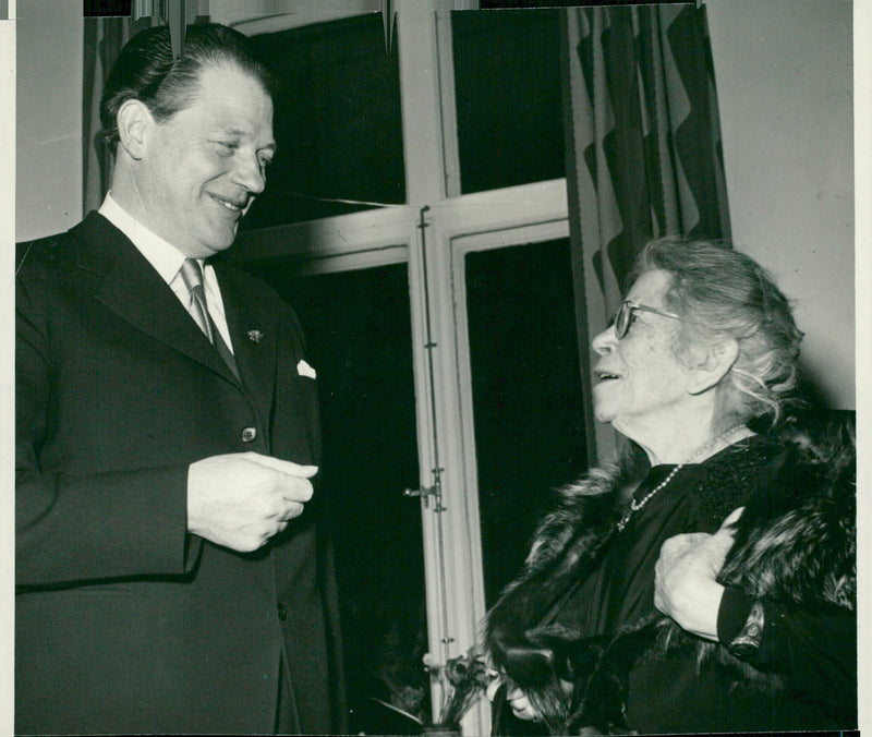 The author Harry Martinson greets 90-year-old wife Maria Brick - Vintage Photograph