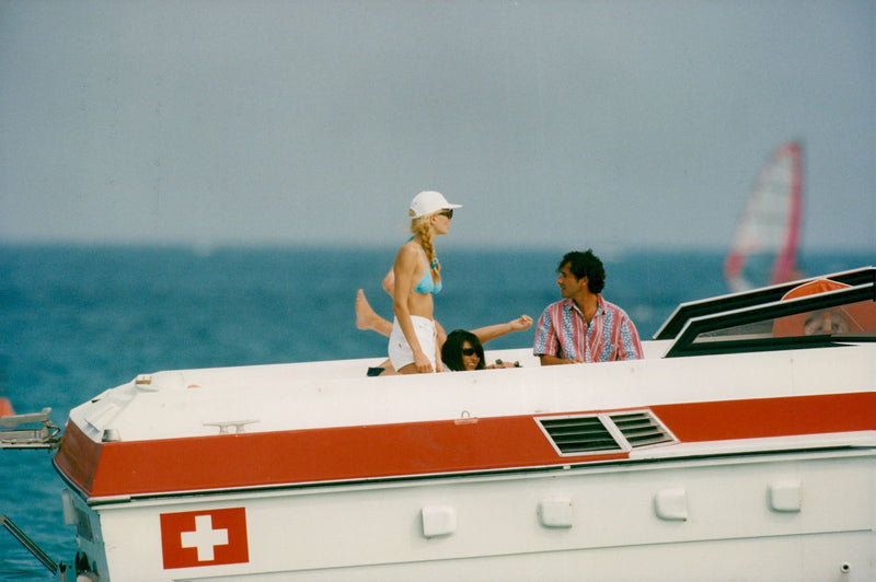 The breeding model Karen Mulder and the boyfriend Jean Yves Le Fur holiday - Vintage Photograph