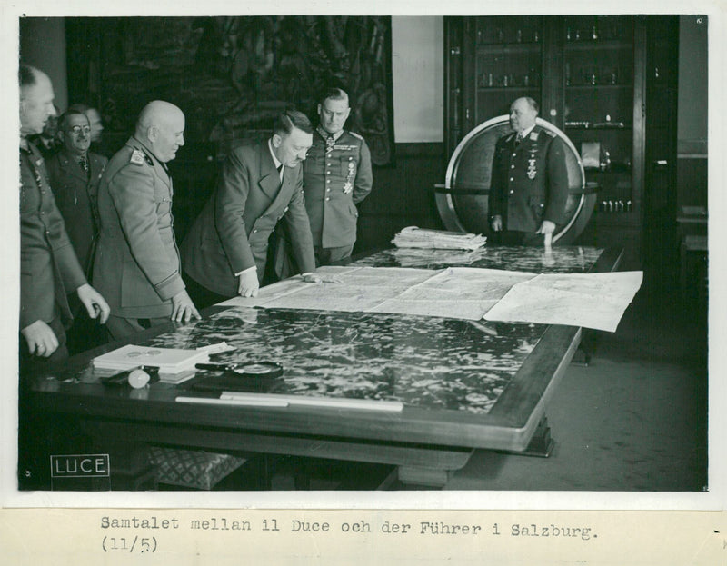 1942 LUCE CONVERSATION BETWEEN DUCE FUHRER SALZBURG DAGBLADETS PER RELAZIONI FOT - Vintage Photograph