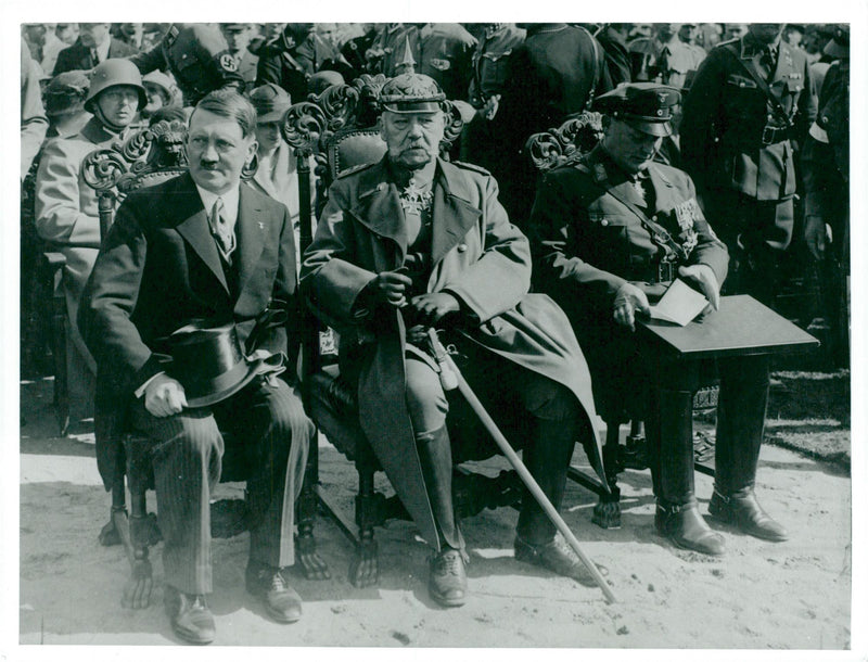 LUCE CONVERSATION BETWEEN DUCE FUHRER SALZBURG - Vintage Photograph