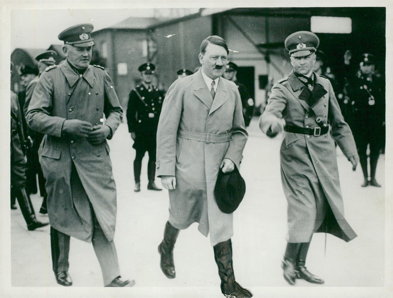 LUCE CONVERSATION BETWEEN DUCE FUHRER SALZBURG TELEGRAM PROVINZ IMAGE BESPR - Vintage Photograph
