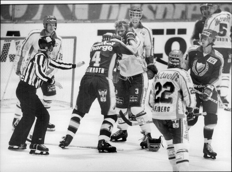 Ice hockey player Thommie Bergman is battling with an opponent on schedule - Vintage Photograph