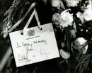 Large bouquet of handwritten cards from Queen Elizabeth to King Olav. - Vintage Photograph