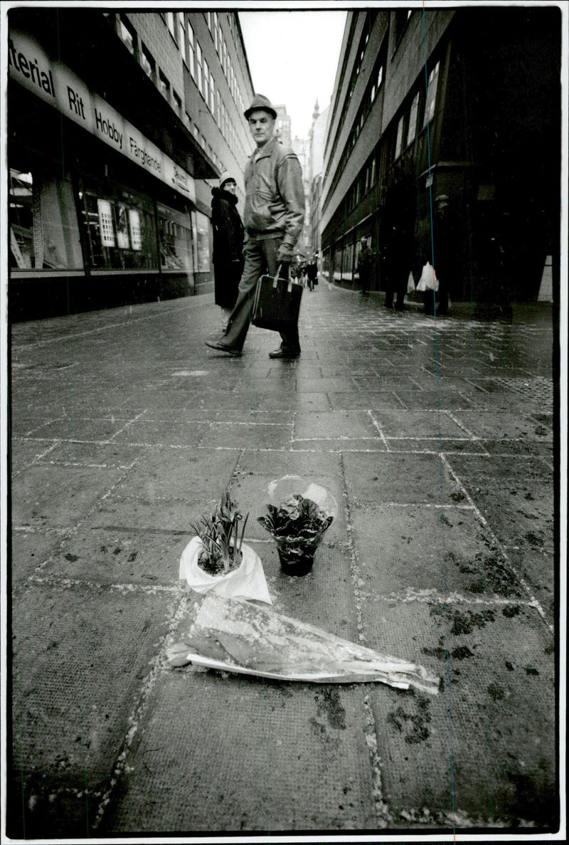 The place of Olof Palme's murder on the 5th anniversary - Vintage Photograph