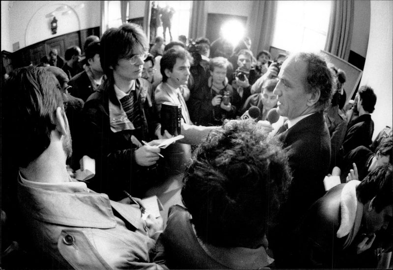 Palme murder. Press conference, Hans HolmÃ©r is interviewed - Vintage Photograph