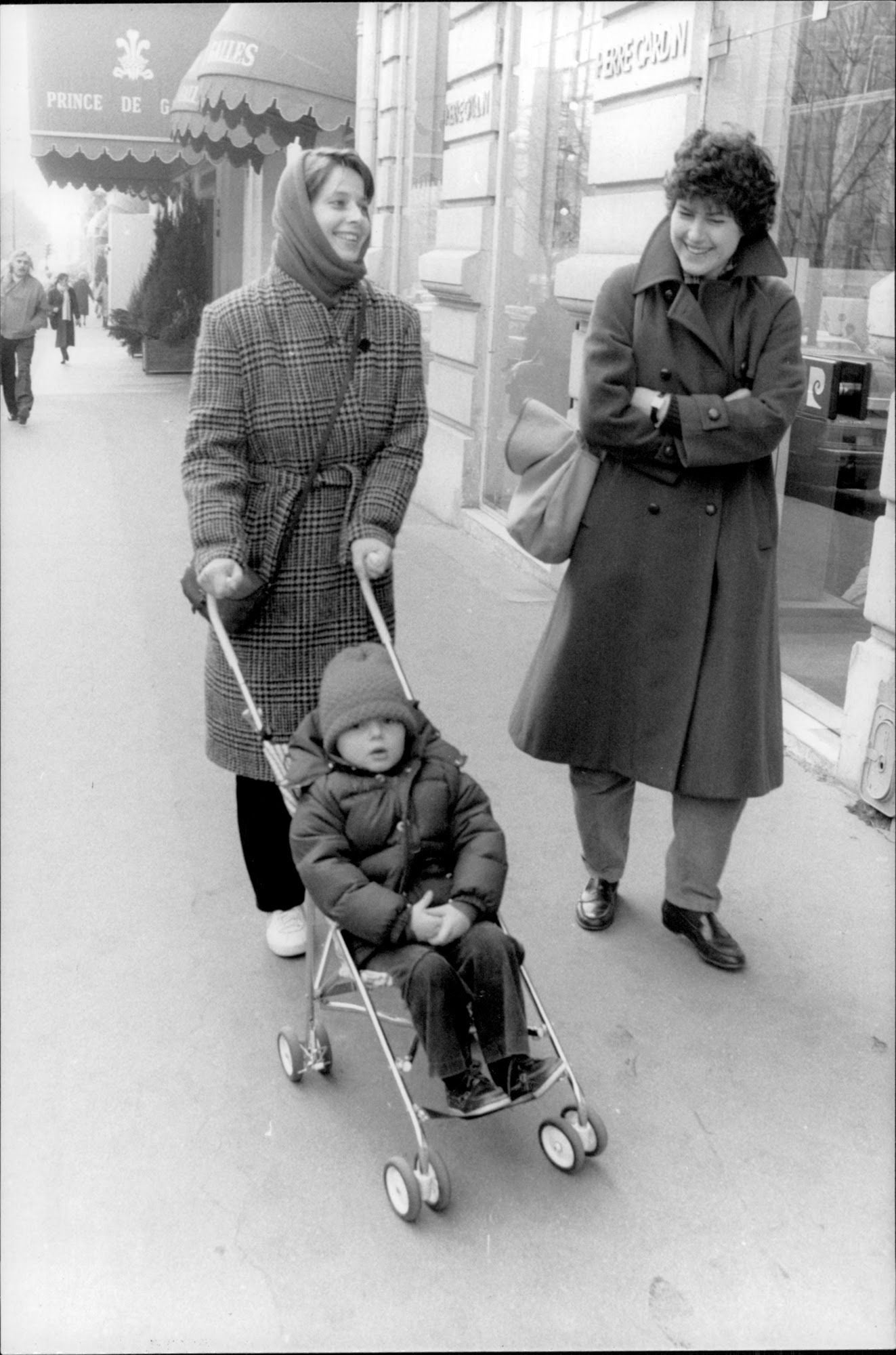 Isabella Rossellini with her twin sister Isotta-Ingrid and her son Tom