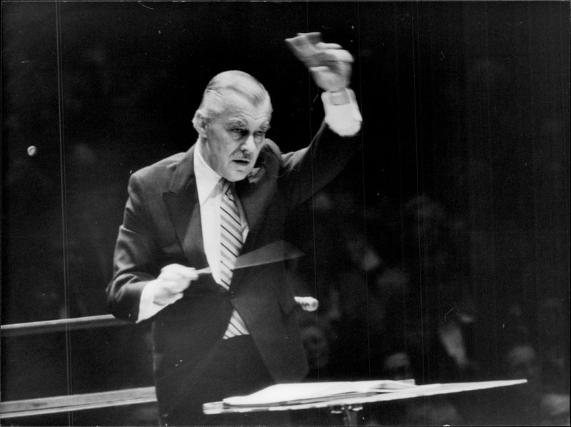 Sixten Ehrling is conducting a Christmas concert. - Vintage Photograph