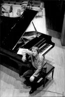 Carl-Axel Dominique repeats in the concert hall&