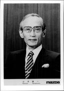 Kenichi Yamamoto VD för Mazda och utsåg till "Årets man" 1986. - Vintage Photograph