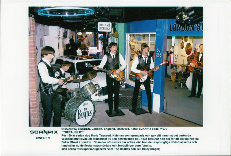 Vaxskåp på Beatles - Vintage Photograph