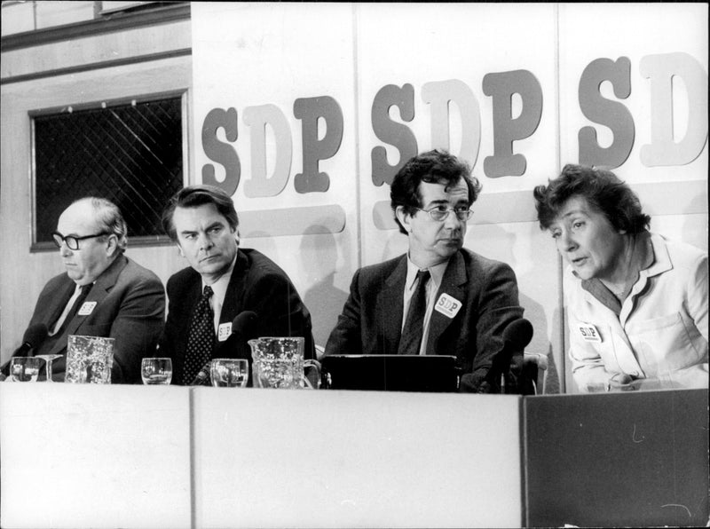 Roy Jenkins, Dr. David Owen, William Rodgers and Shirley Williams, leader of the updated Social Democrats. - Vintage Photograph