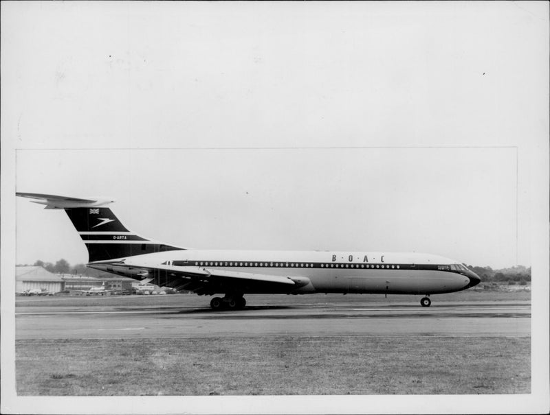 Jet plane Vickers VC-10 - Vintage Photograph