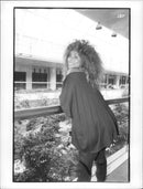 1986 HELLER LANGEGASSE HERE BAND DAUGHTER CONCERT ARTIST SINGER - Vintage Photograph