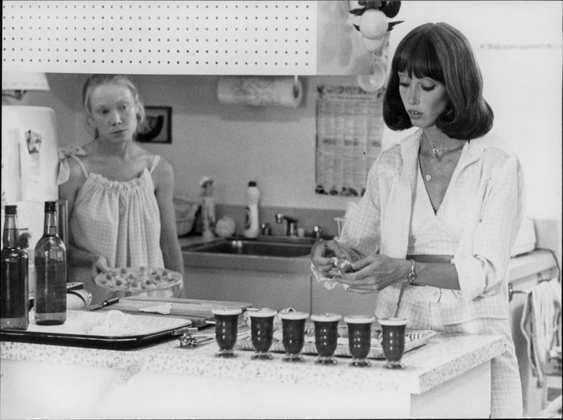 Sissy Spacek and Shelley Duvall in the movie &quot;3 Women&quot;. - Vintage Photograph