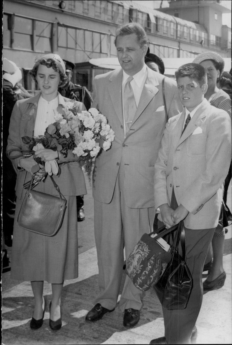 Elliott Roosevelt with her children Ruth and Elliott Jr. On Stockholm visit - Vintage Photograph
