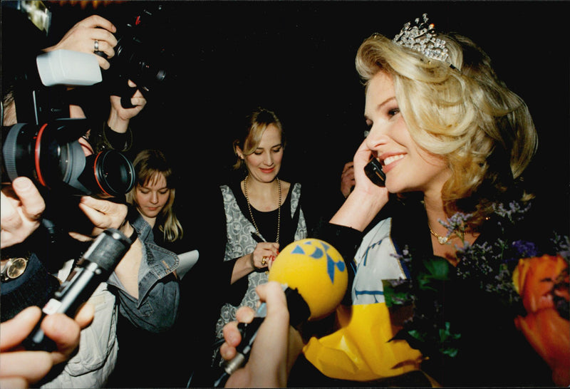 Annika Duckmark wins Miss Sweden. - Vintage Photograph
