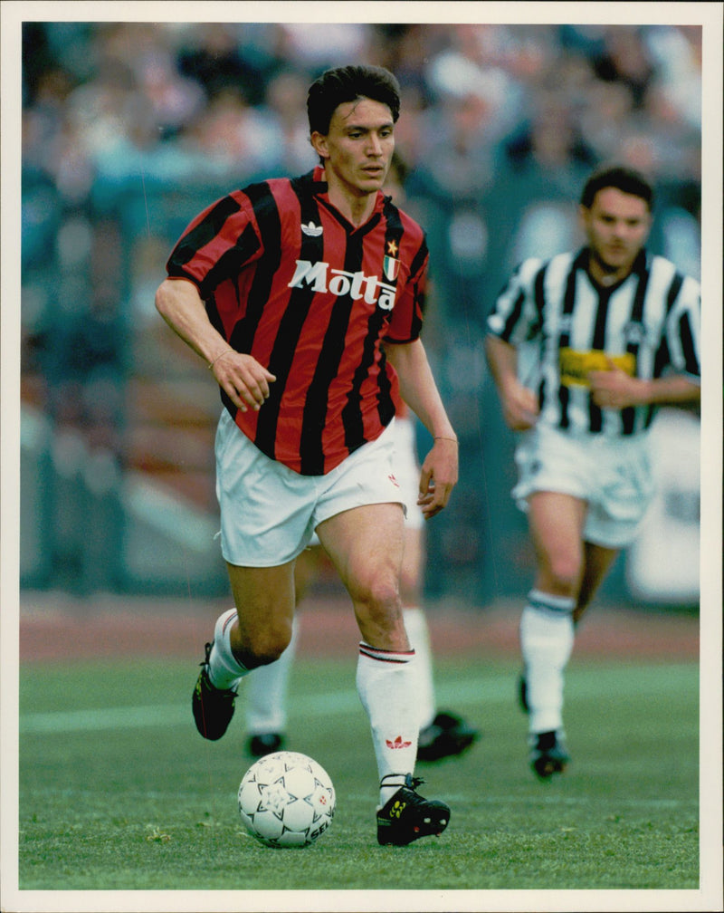 Daniel Massaro in AC Milan. - Vintage Photograph