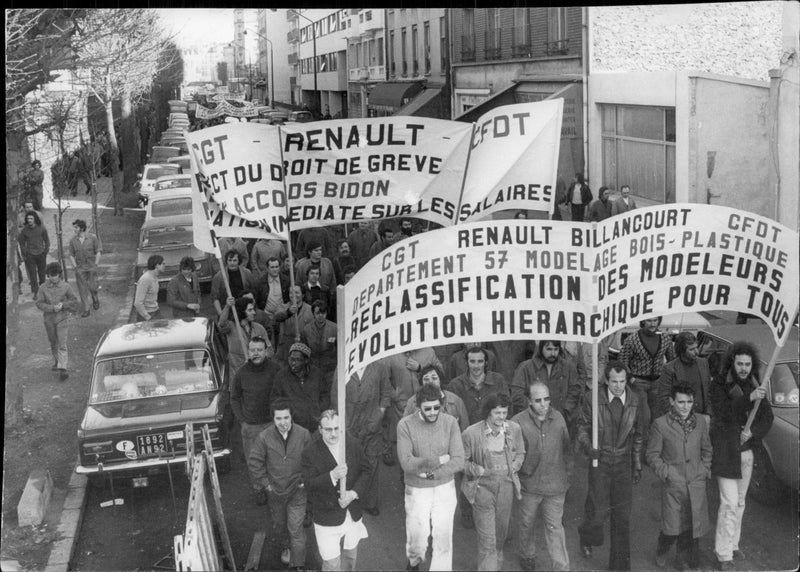 Automotive car dealers in protest march against employer Renault. - Vintage Photograph