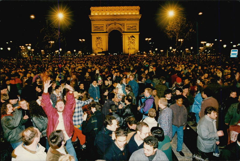 New Year's Eve at the Avenue Champs-Élysées. - Vintage Photograph