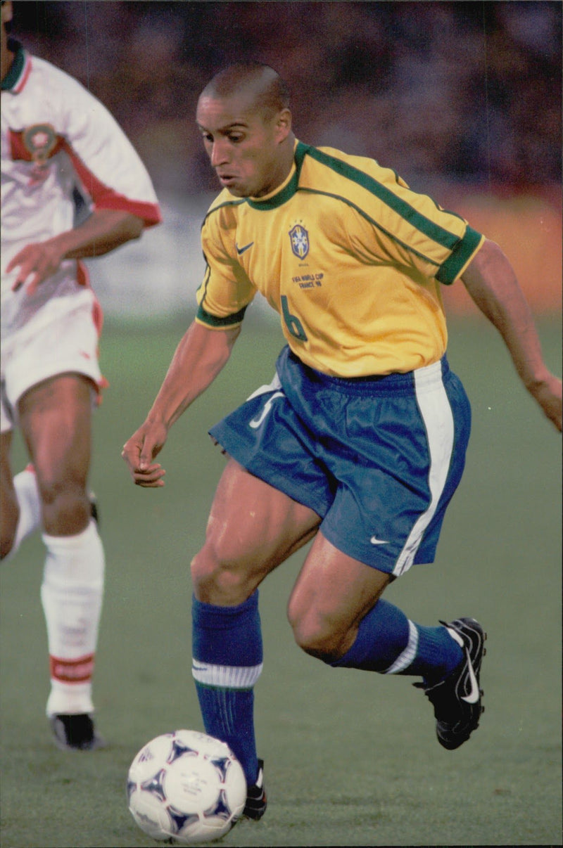 Brazilian football player Roberto Carlos. - Vintage Photograph