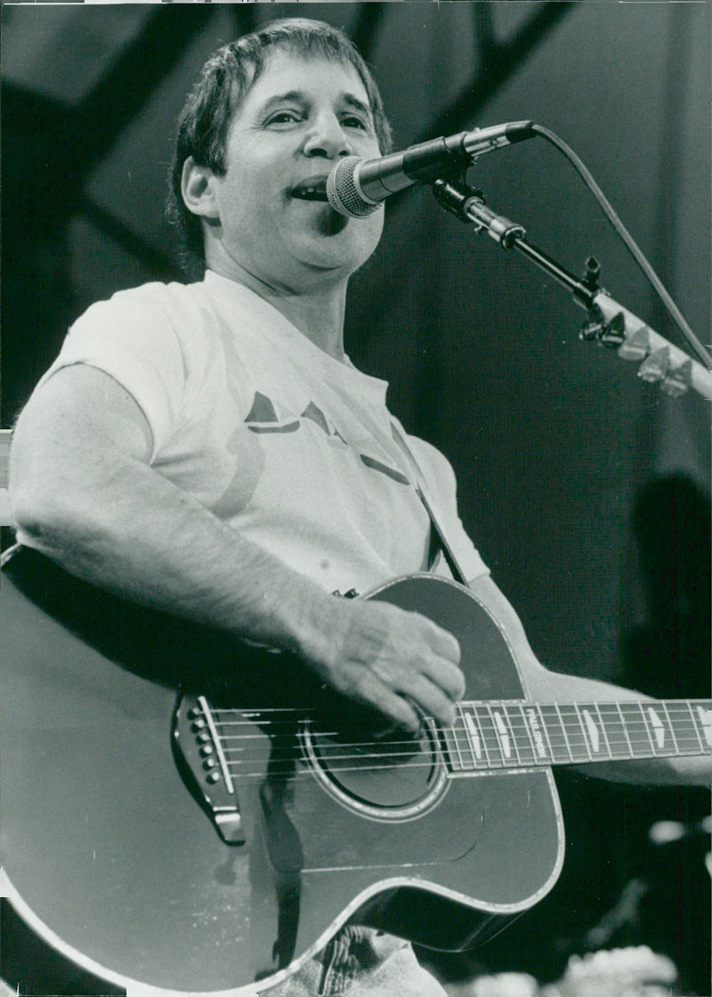 Paul Simon appears - Vintage Photograph