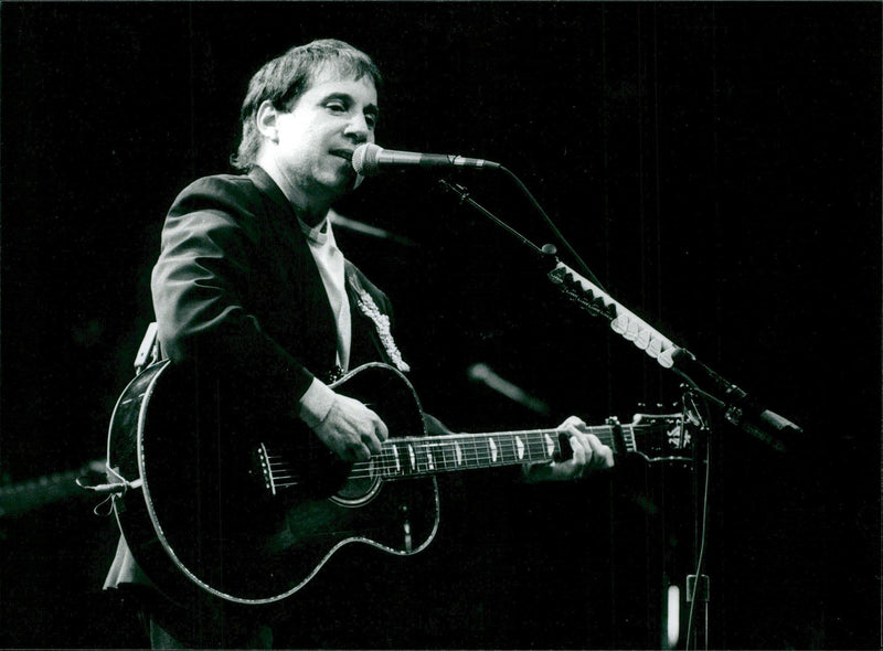 Paul Simon appears in the Globe - Vintage Photograph