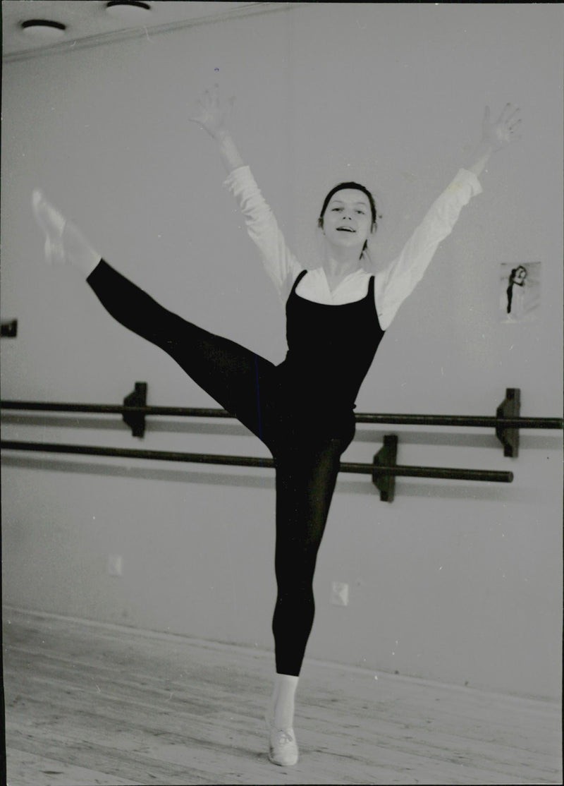 The ballet academy photographer Gunnel von Essen has captured the diligent Siv Ander during a training session - Vintage Photograph