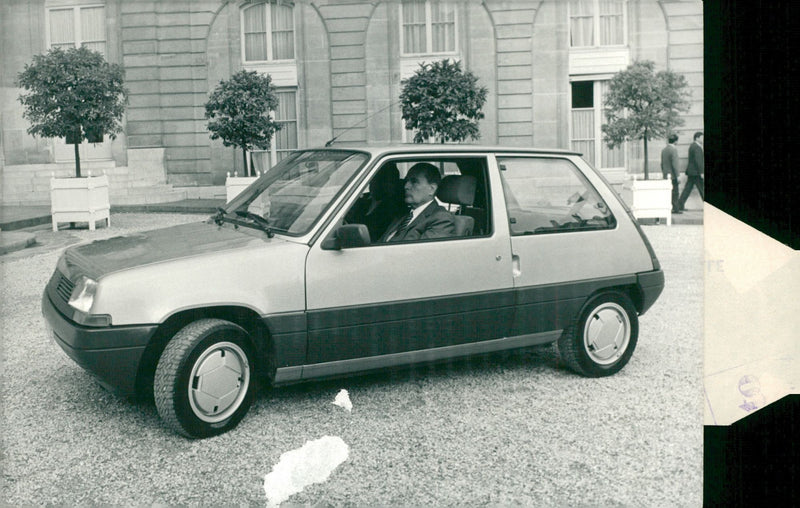 FranÃ§ois Mitterrand test drives the new Renault 5 La Supercinq - Vintage Photograph