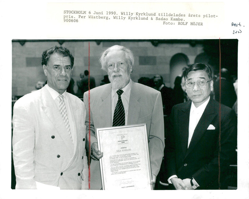 Sandao Kambe, representative of the Japanese Pilot Companies, handed this year&