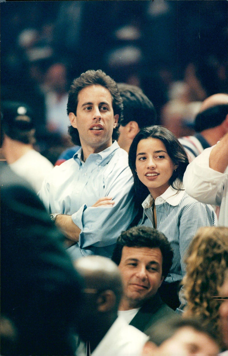 Jerry Seinfeld and his girlfriend Shoshana at a match with NY Knicks - Vintage Photograph