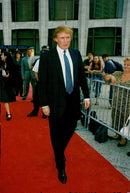 Donald Trump anländer till premiären av Adrian Lynnes film & quot; Lolita & quot ;. - Vintage Photograph