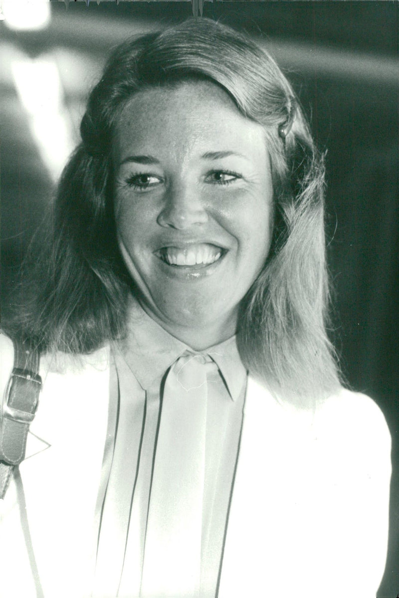 Roxanne Pulitzer leaves court after the divorce trial in West Palm Beach - Vintage Photograph